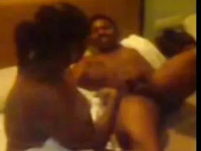 ഗയ്സ് ഫക്ക് അവരുടെ ബേബ്സ് ലൈക്ക് ക്രേസി