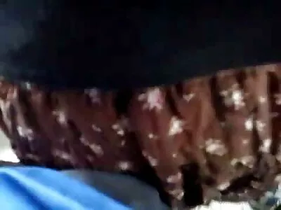 അയാൾ പെൺകുട്ടിയെ കട്ടിലിൽ എറിഞ്ഞു