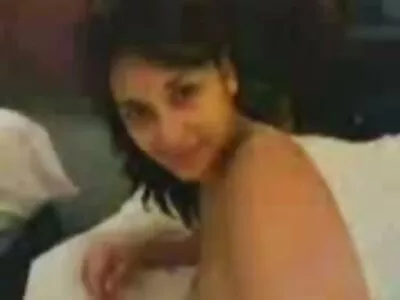 സോക്ക് ടു വുമൺ വിത്ത് ഗാർട്ടർ