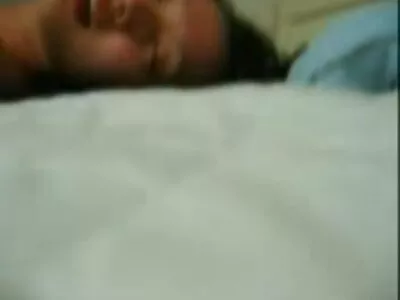 തല കൊടുത്തതിന് ശേഷം അബി റോഡ്‌സിന് ഡോഗിസ്റ്റൈൽ കിട്ടി