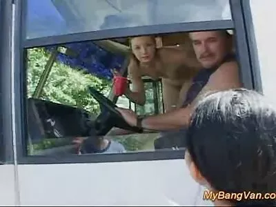 കൊമ്പൻ നഴ്സ് ലഭിക്കുന്നു