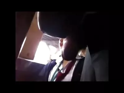 പ്രായപൂർത്തിയായ സ്ത്രീയിലേക്ക് ഏകദേശം പ്രവേശിക്കുന്നു